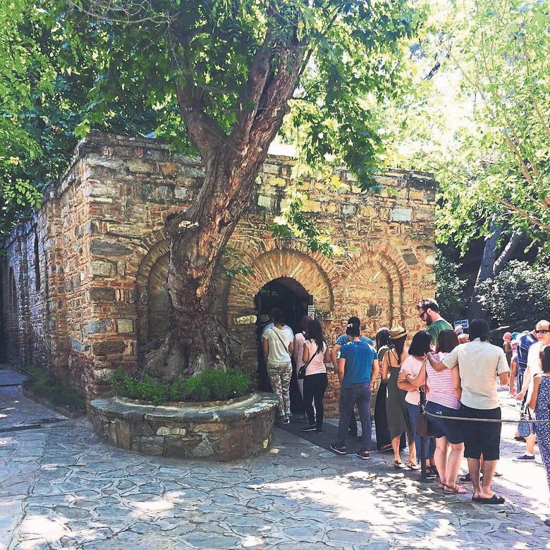 Rüyayla keşfedilen kutsal ev