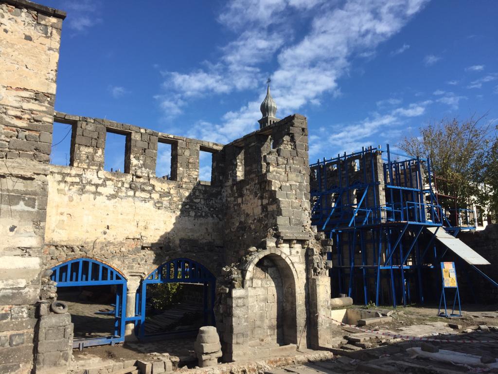 Ermenilerin en büyük kilisesini bu kez devlet onarıyor