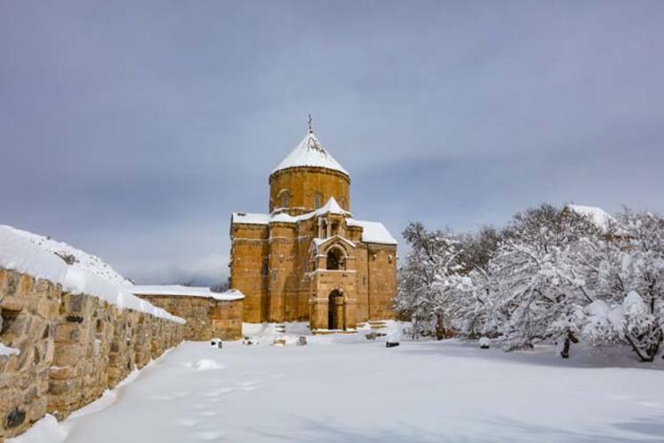 Van’daki tarihi eseler kışın bir başka güzel