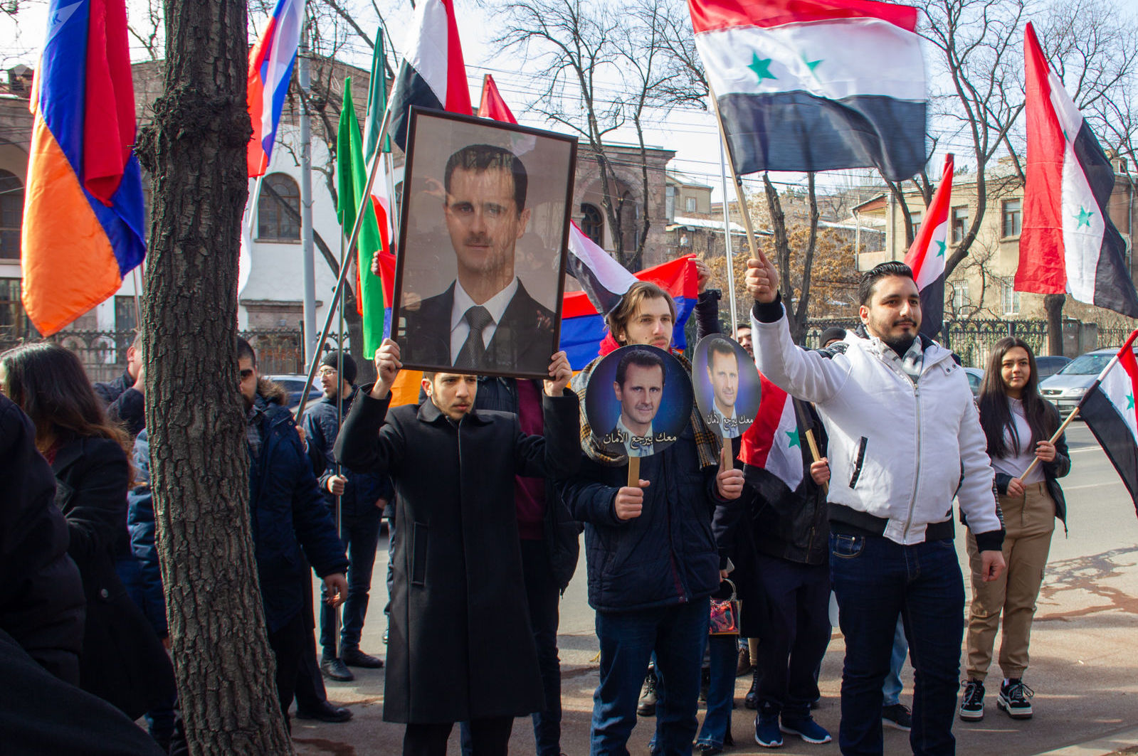 Yerevan’daki Suriye Büyükelçiliğine doğru bir teşekkür yürüyüşü düzenlendi