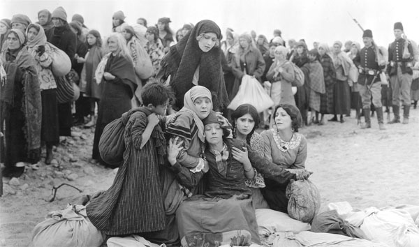 Soykırıma kurban olan Ermeni kadınlar