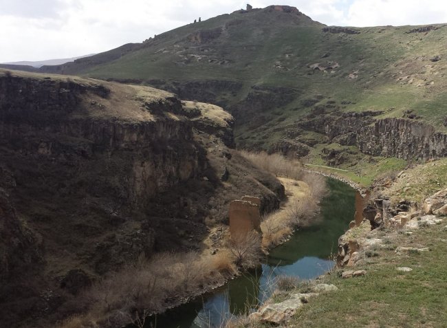 Türkiye-Ermenistan sınırındaki tarihi köprü onarılacak
