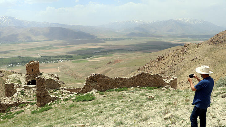 Rahibelerin kaldığı ‘Bakireler Manastırı’, defineciler tarafından talan edildi