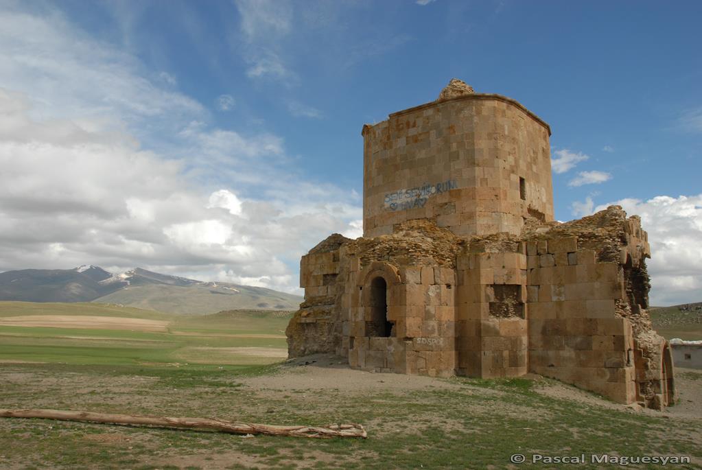 Ağpag Surp Khaç ya da Sorader Surp Eçmiyadzin Manastırı