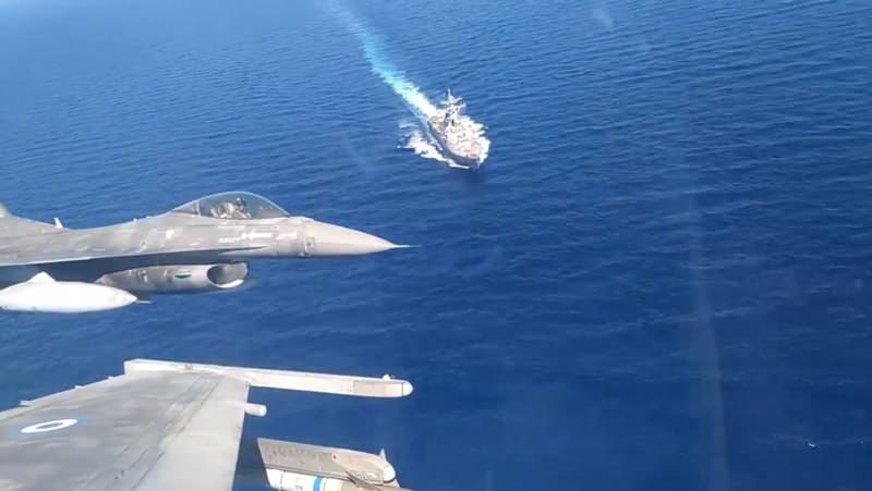 ABD ve Yunanistan Girit adası açıklarında ortak askeri tatbikat düzenledi