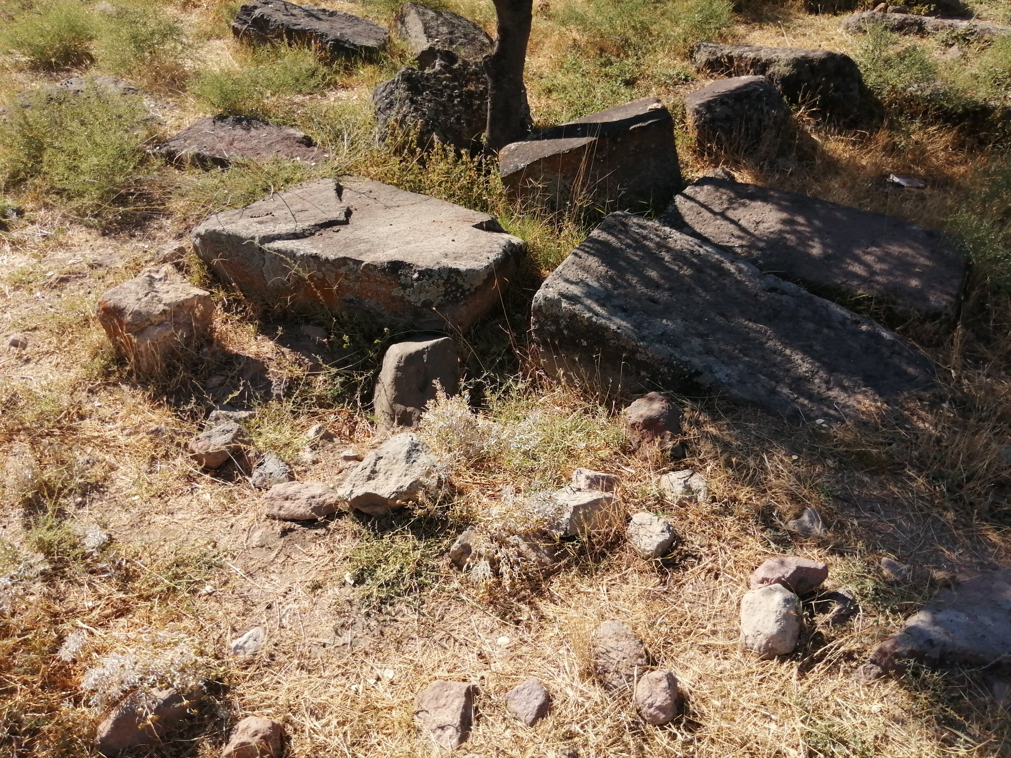 Ankara Ermeni Mezarlığı hala harap halde