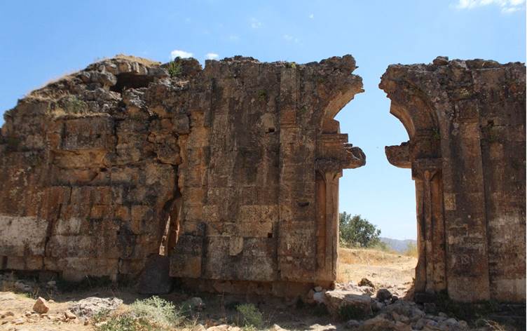 DERSİM – Bin 300 yıllık Kilise bakım bekliyor