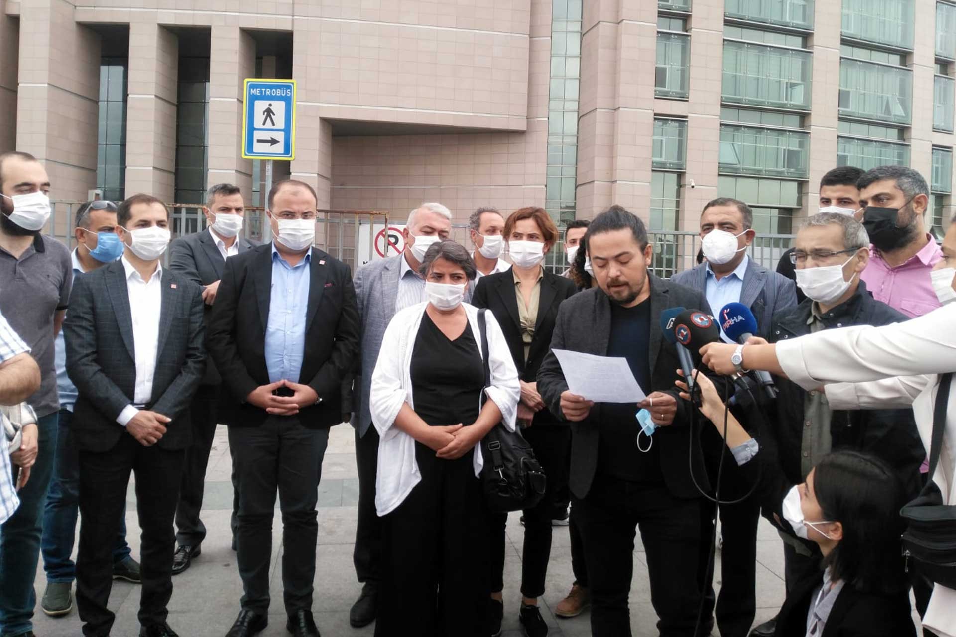 Gülsüm Elvan: “Mahkeme katili aklamaya çalışıyor”