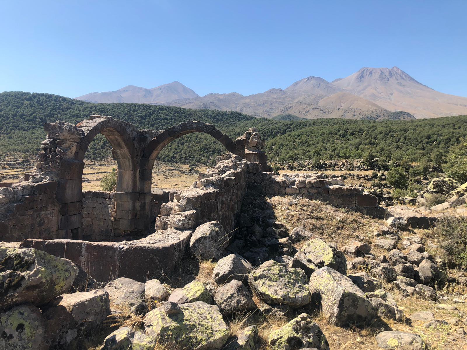 Hasan Dağı’nın gölgesinde bir ören yeri: Mokisos Antik Kenti’nde altyapı hazırlıkları yapıldı