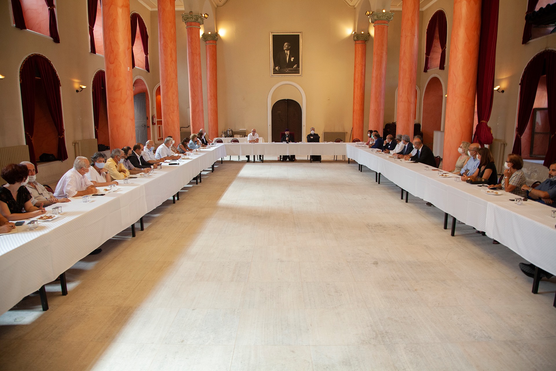 Kumkapı’da Okul Binaları Hakkında Toplantı