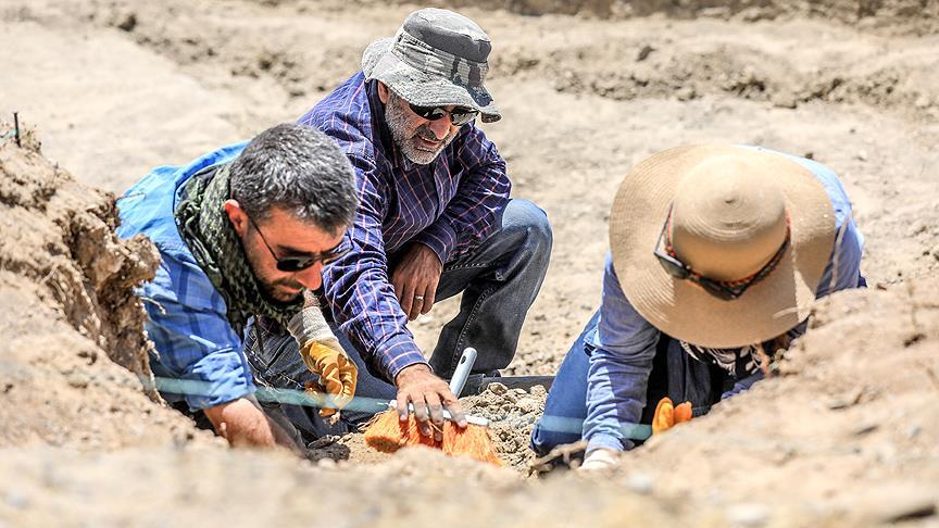 Urartular’ın ölü gömme adetleri gün yüzüne çıkıyor