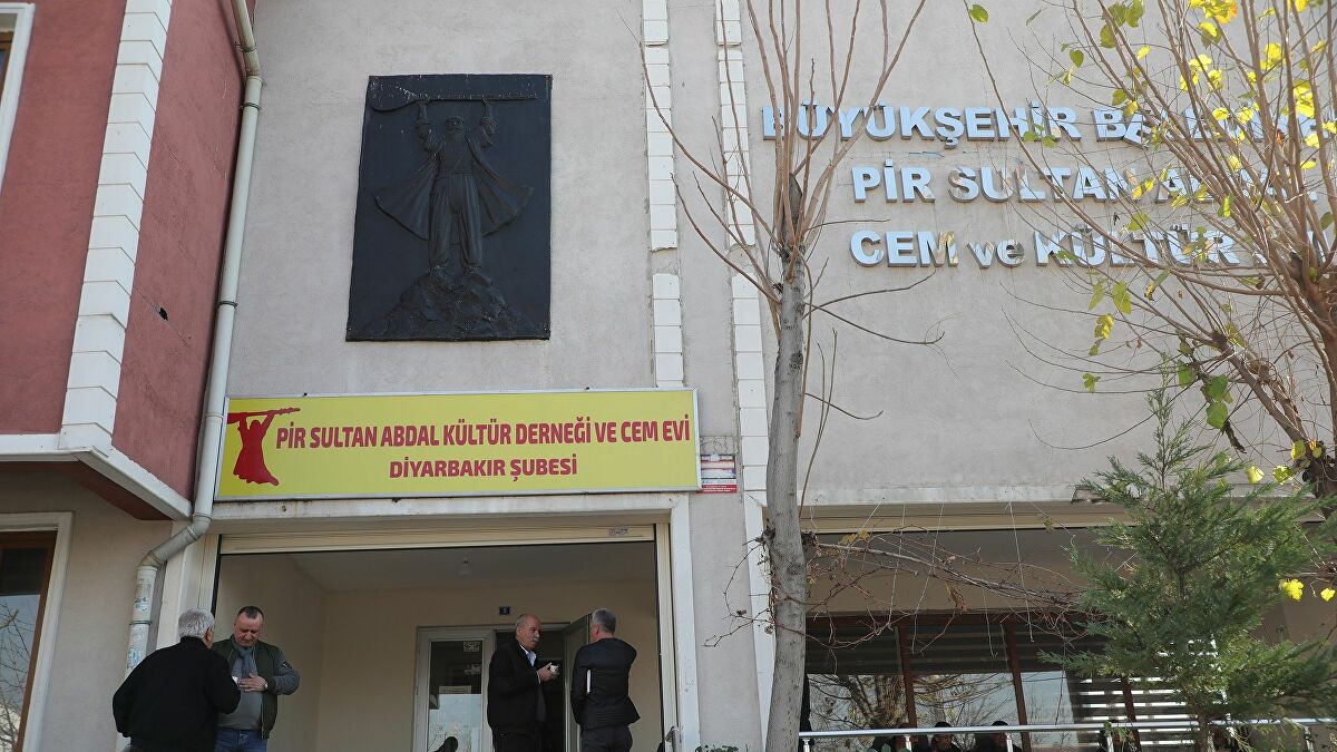 Cemevleri statüsüzleştiriliyor