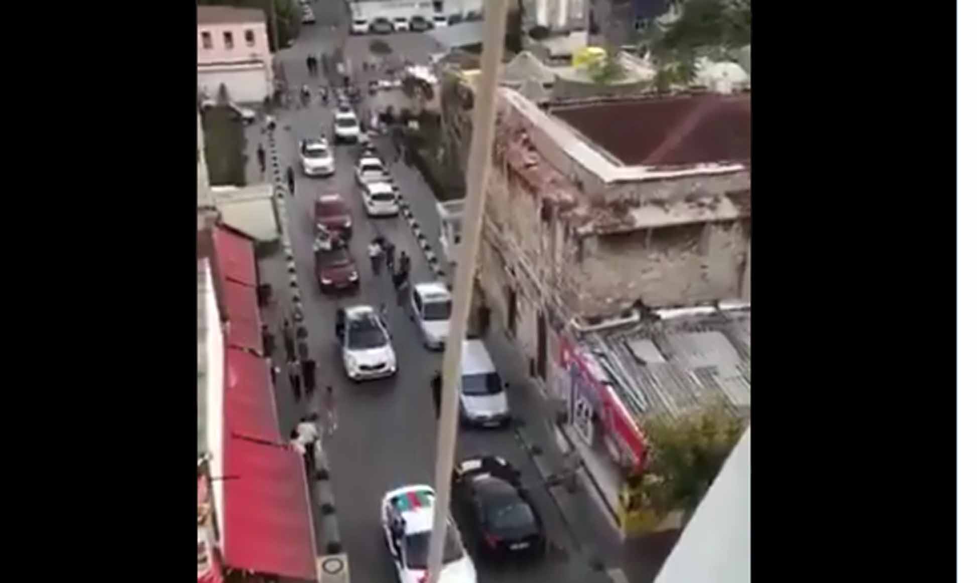 Kumkapı’da Ermeni Patrikhanesi yakınında Azerbaycan bayraklı gösteri