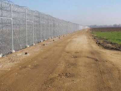 Yunanistan Başbakanı Miçotakis, Türkiye sınırındaki yeni duvarın inşaatını teftiş etti