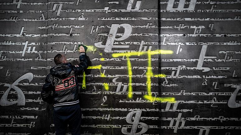 Fransa’da ‘Türkiye yanlısı gösteri’ yaptığı gerekçesiyle gözaltına alınan 3 kişi serbest bırakıldı