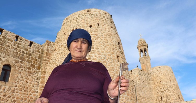 1700 yıllık tarihi kilisenin anahtarı 40 yıldır yaşlı bir kadında