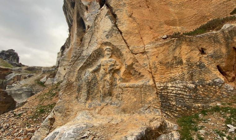 2 bin yıllık Herkül’ü delik deşik ettiler, asasını çaldılar
