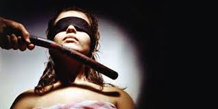 Çıplak aramaya maruz kalanlar euronews’e konuştu: ‘Her görüşte kızımın bezine kadar arandık’