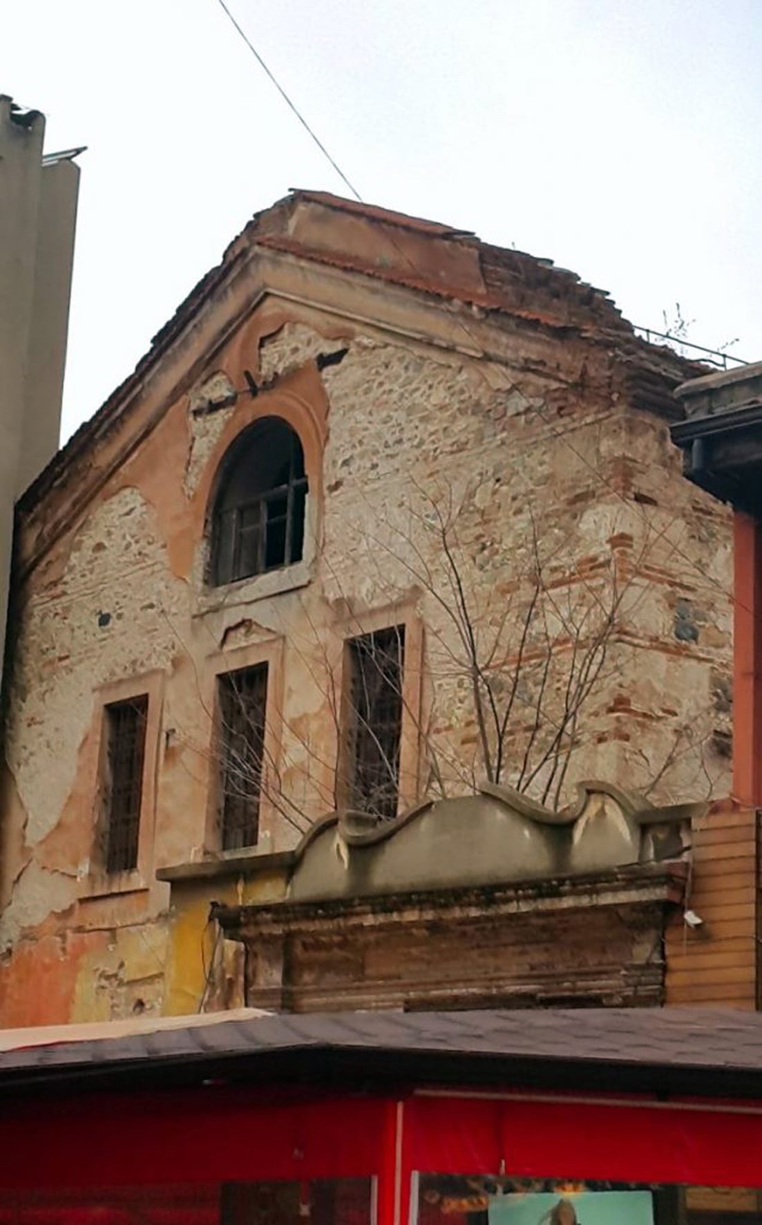 Bursa’da bulunan bir kilise binasının satışa çıkartılması üzüntüyle karşlandı