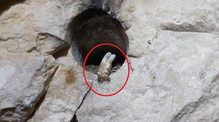 Roma dönemine ait oda mezarda patlayıcı için yerleştirilmiş kablolar bulundu