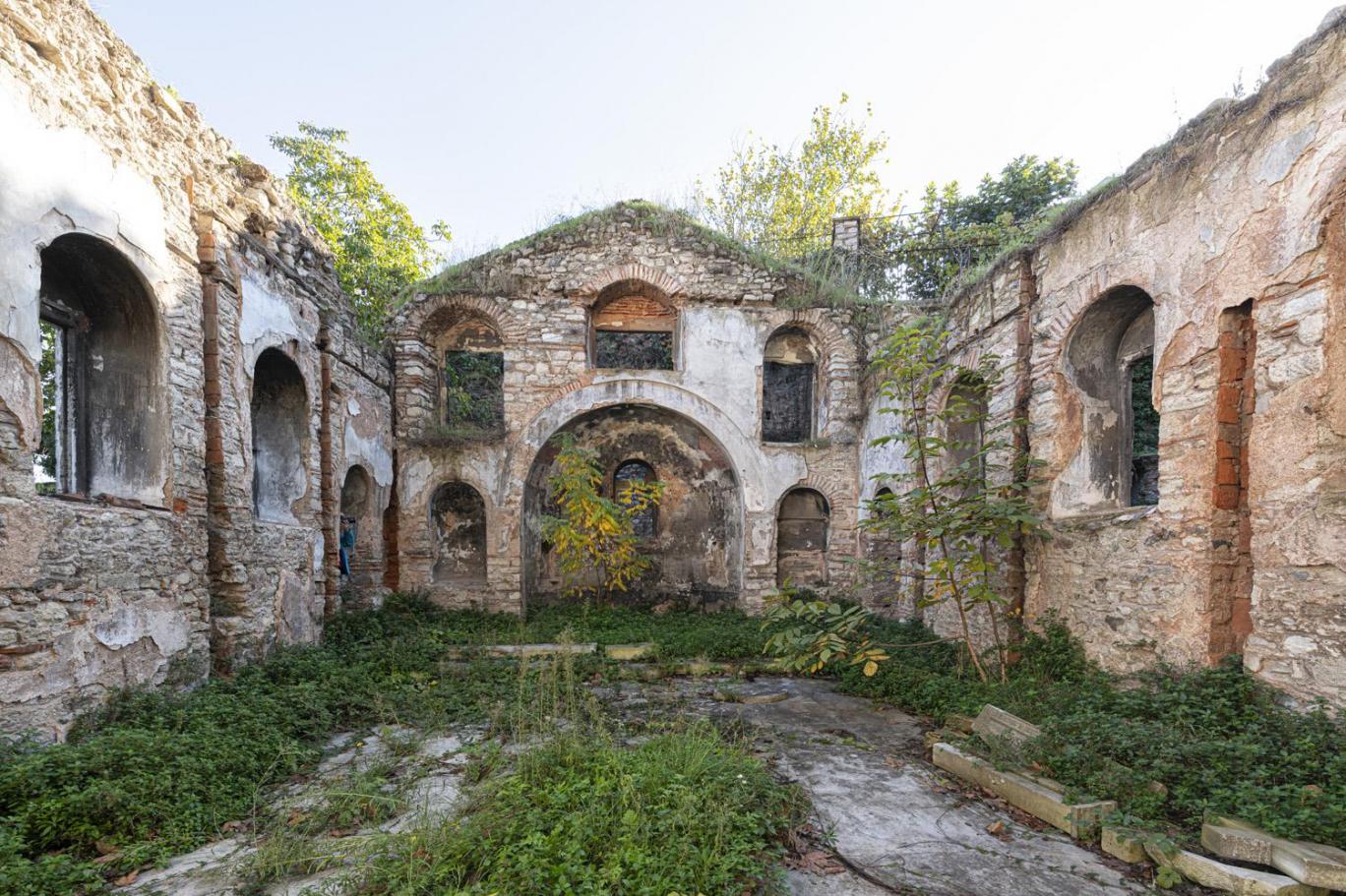 Bir çocuk, bir aşk, bir kilise: Vlahsaray restorasyon için yardım bekliyor