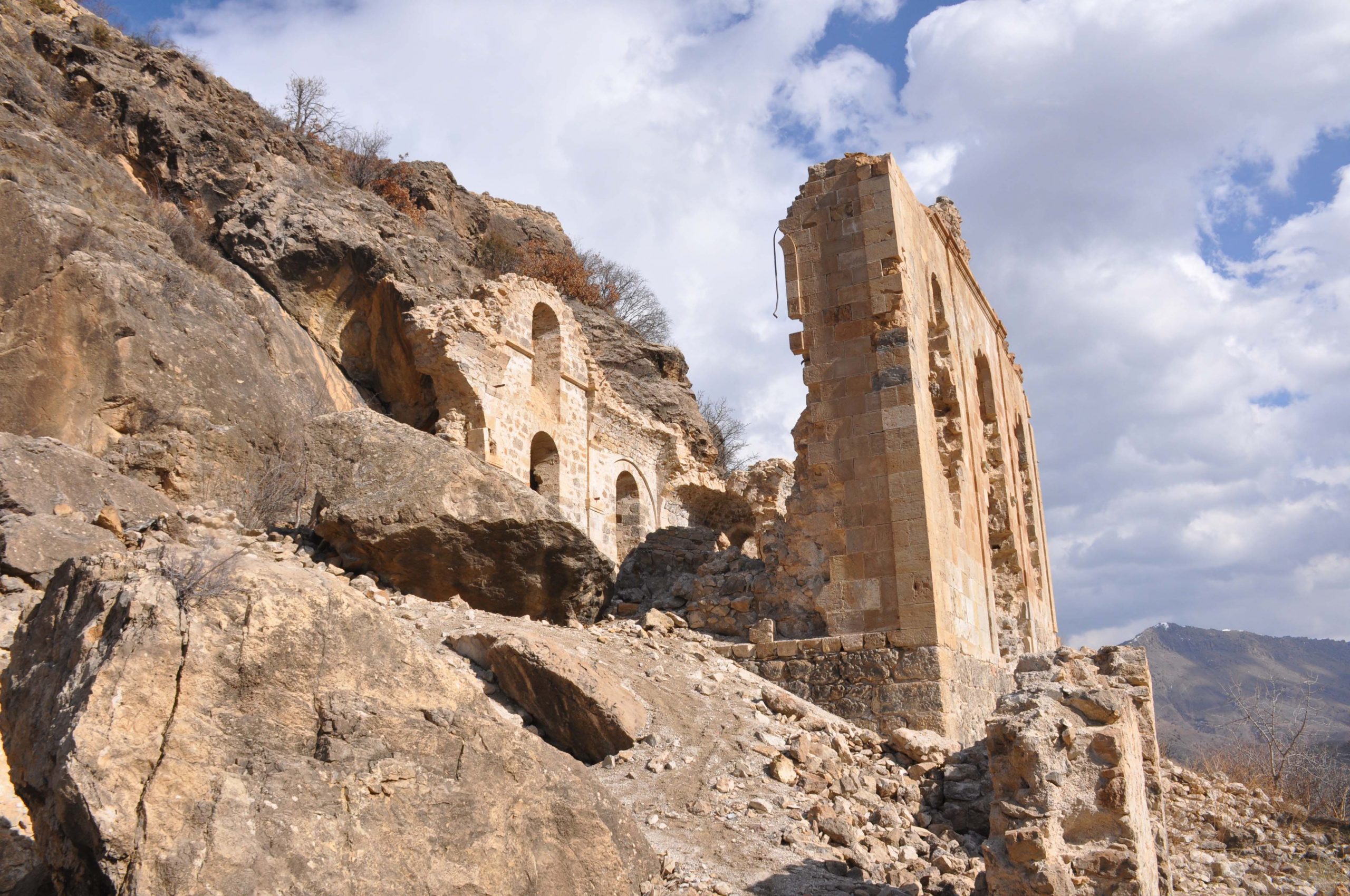 Tarihi kilise definecilerin talanına uğradı: Ortodoksların Karadeniz’deki 3 kutsal kilisesinden biri