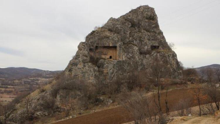 Helenistik dönemin Çördük Kalesi’nde defineci tahribatı