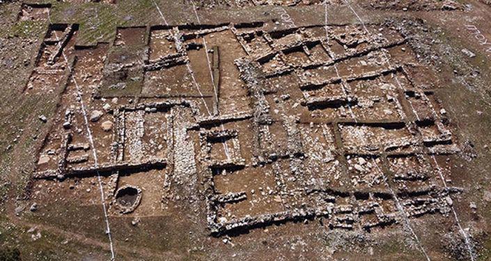Tünel için yapılan bağlantı yolu çalışmasında 2 bin yıllık yerleşim bulundu: Güzergah kaydırılacak
