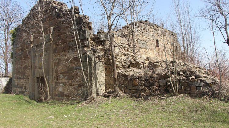 Samsun’daki tarihi kiliseyi defineciler talan etti