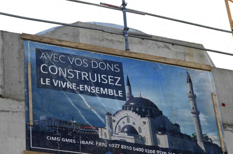 Fransız hükümetinden cumhuriyetçi değerler beyannamesini imzalamayan DİTİB ve Milli Görüş’e rest: Fransa’da yerleri yok