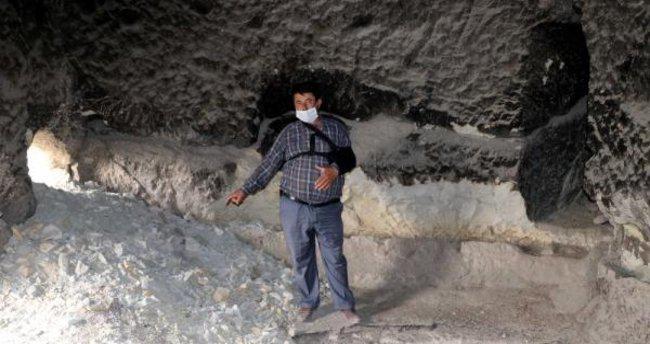 Defineciler, Bizans döneminde karargah olarak kullanılan yapıyı tahrip etti