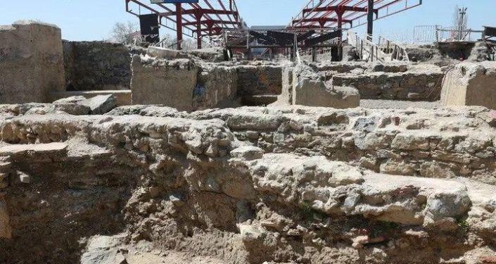 Haydarpaşa Garı’ndaki kazılarda 2 bin 400 yıllık anıt bulundu