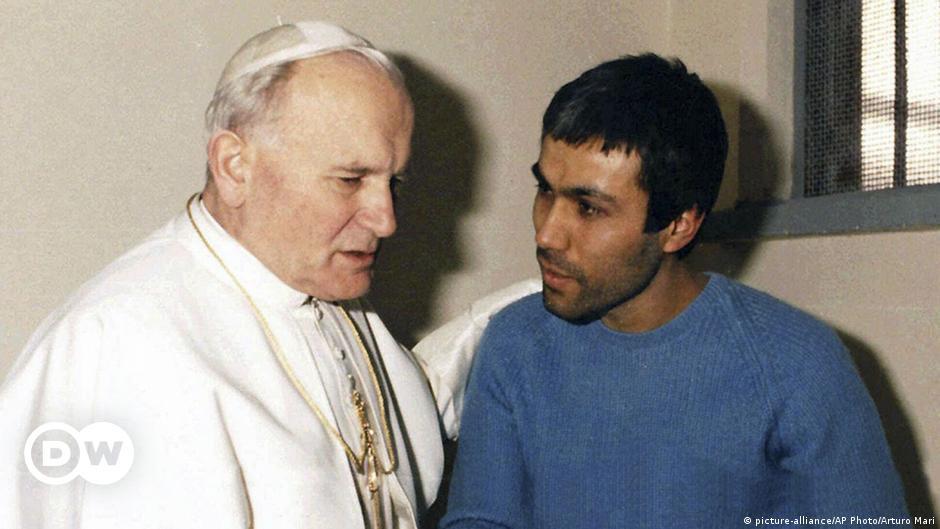 Papa’ya suikastin 40. yılı: “Ağca tek başına değildi”