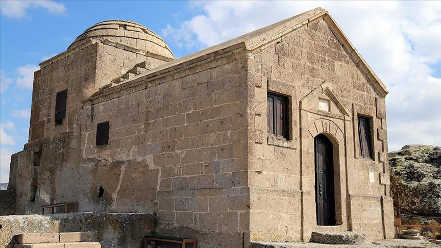 Yüksek Kilise ihtişamıyla ziyaretçilerini bekliyor