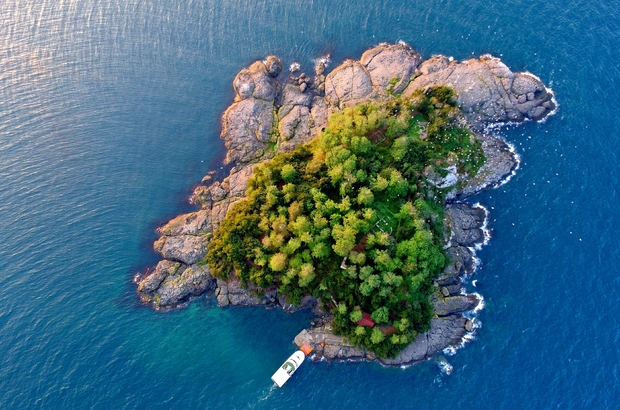 Karadeniz’in yaşanılabilir tek adası ziyaretçilerini ağırlamaya yeniden başladı