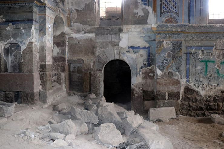 200 yıllık Ermeni kilisesi definecilerin hedefinde