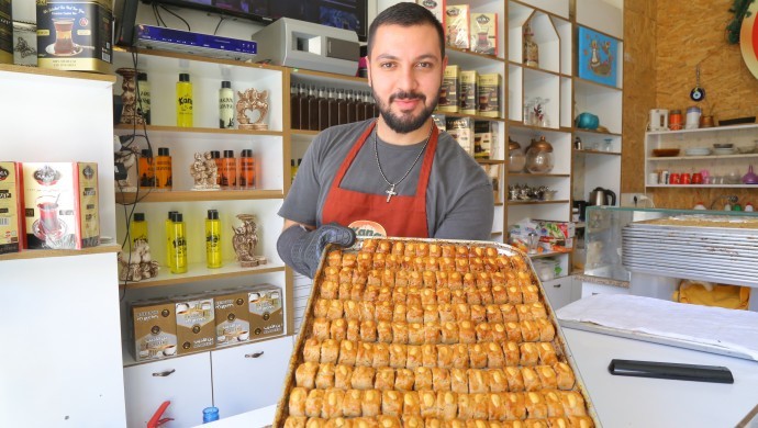 Süryanilerin 2 bin yıllık çöreği Matias’ın elinde lezzet buluyor