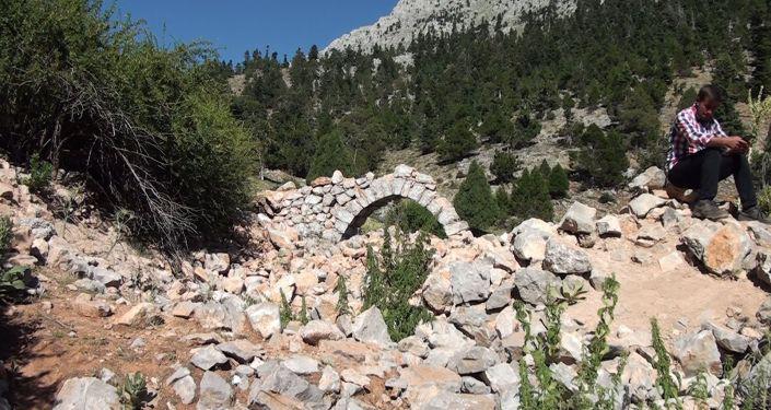 Tarihi Nodar Han ve hana ait kemerli kuyu define avcıları tarafından talan edildi