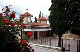 Orda bir Ermeni köyü var uzakta