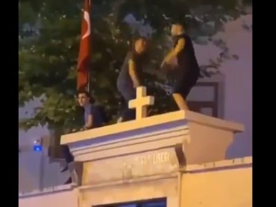 Kilise duvarındaki görüntü tepki çekmişti: 3 kişi gözaltına alındı