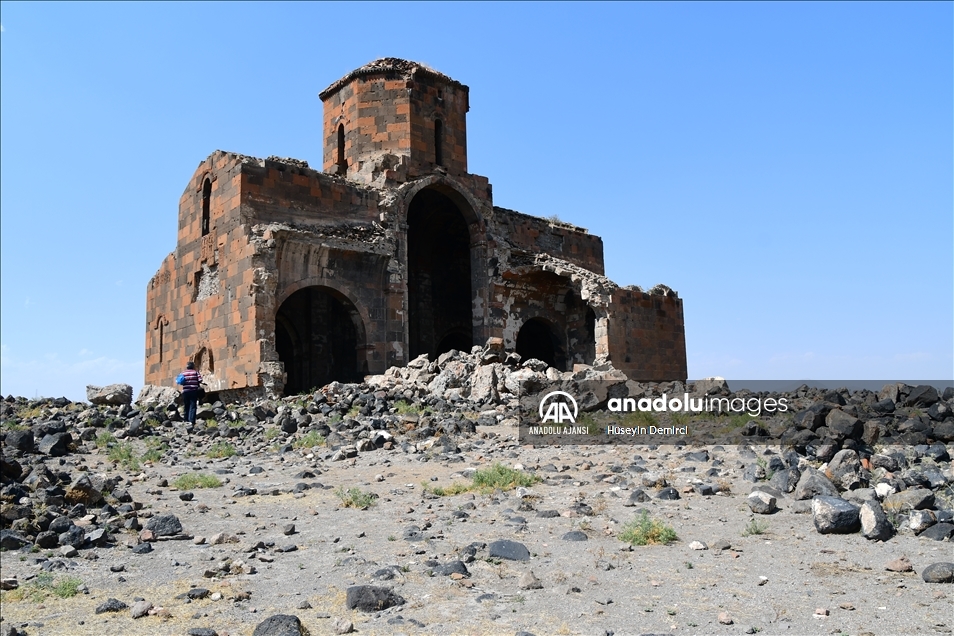 Kars’ta tarihi yapılar zamana direniyor