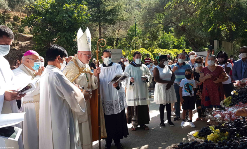 İzmir’de (Smyrna-‘Akunq’ web sitesi) Meryem Ana’nın Göğe Yükselişi Bayramı