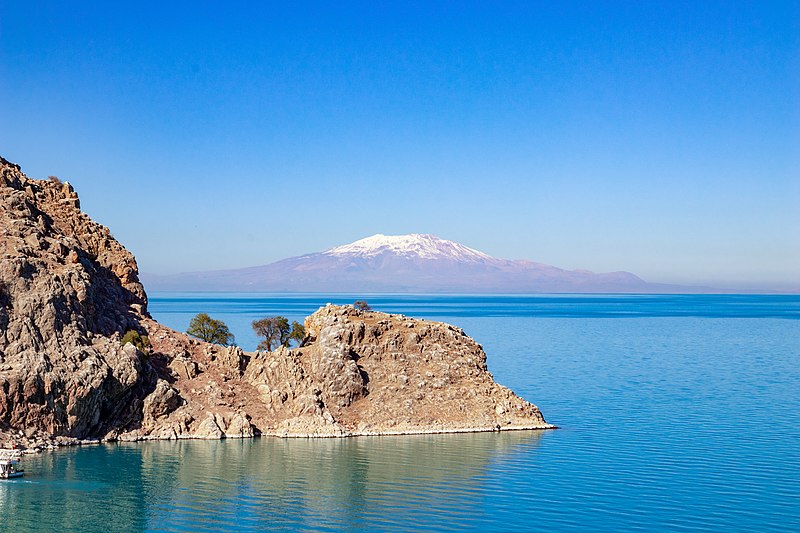 Van Gölü’nde büyük tehlike! 1 kilometreye ulaştı