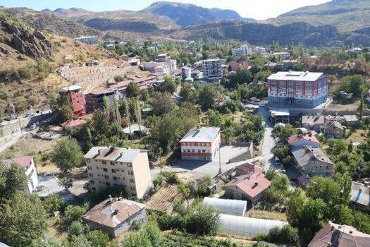 Geçmişte 3 medeniyetin yaşadığı mahalle, kaçak yapılarla doluyor