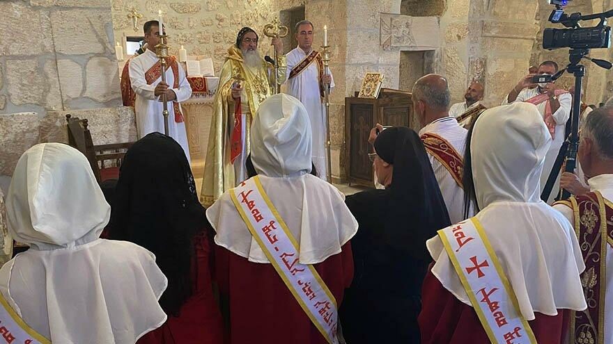 1700 yıllık kilise zılgıtlarla ibadete açıldı