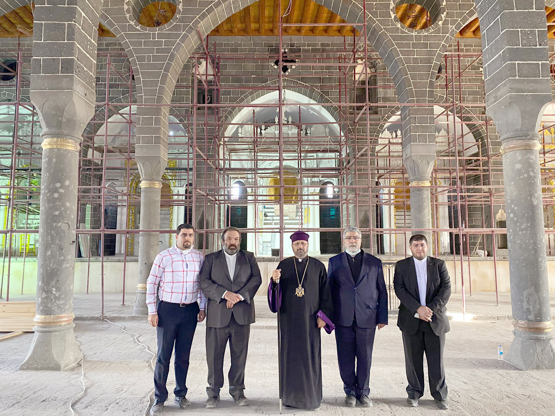 Patrik Hazretleri Diyarbakır Surp Giragos ve Surp Sarkis kiliselerini ziyaret etti