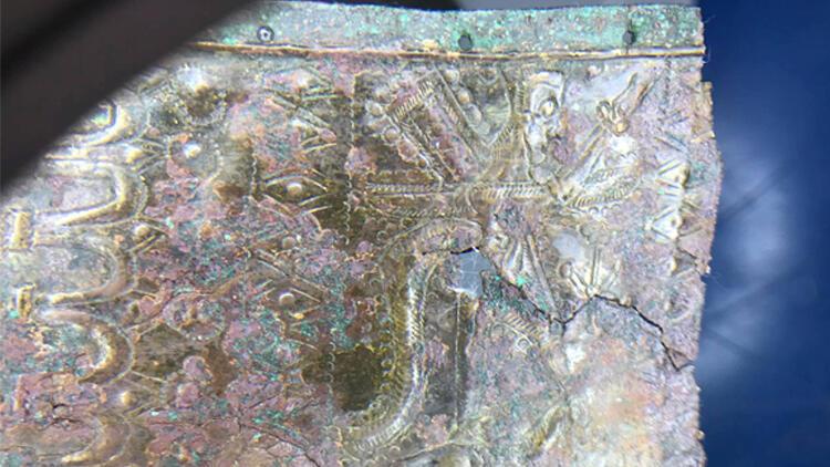 ‘Önemli bulgular keşfettik’ sözleriyle duyurdu! Satala Antik Kenti’nde Urartu savaşçısının bronz kemeri bulundu