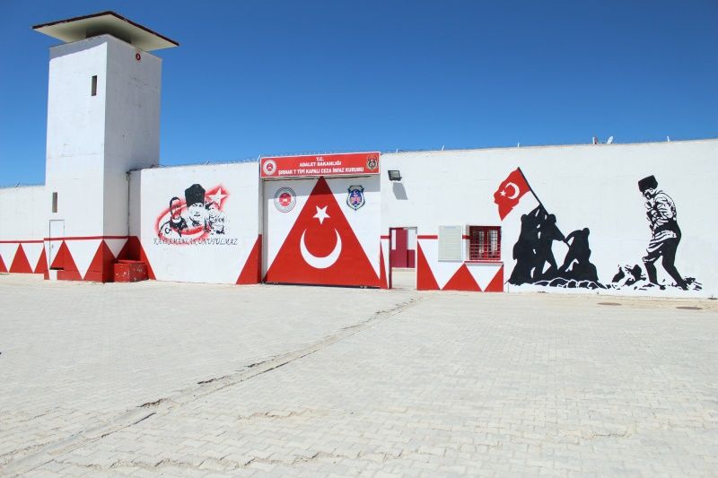 Darp edilen tutuklular: Cezaevinde acil inceleme yapılmalı