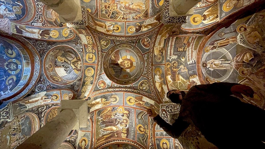 Göreme Açık Hava Müzesi’ndeki kilise ve şapeller ziyaretçilerini tarihi yolculuğa çıkarıyor