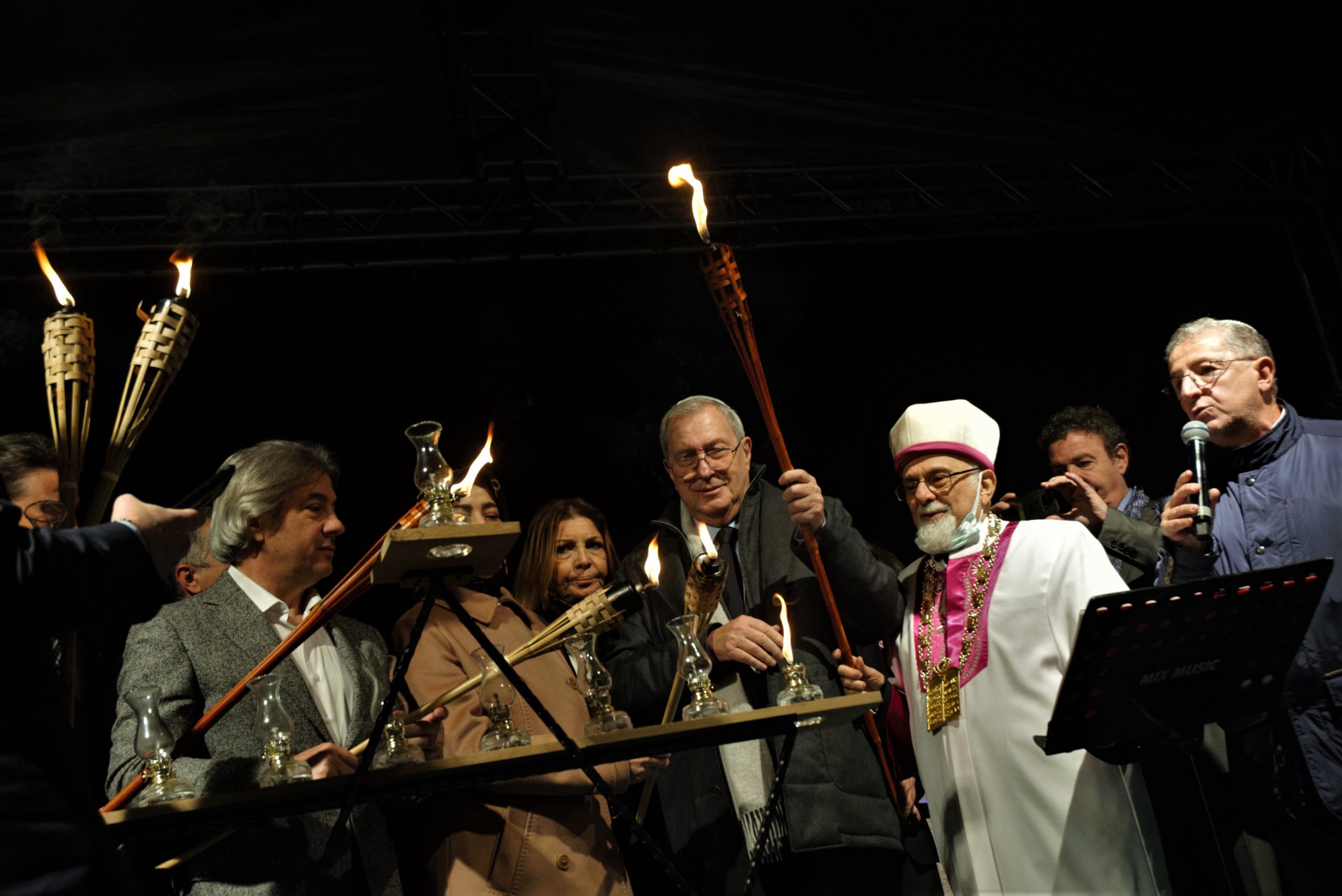 Hanuka’nın son gecesi Balat’ta kutlandı